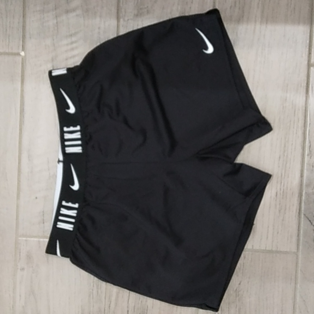 Black nike dri fit shorts